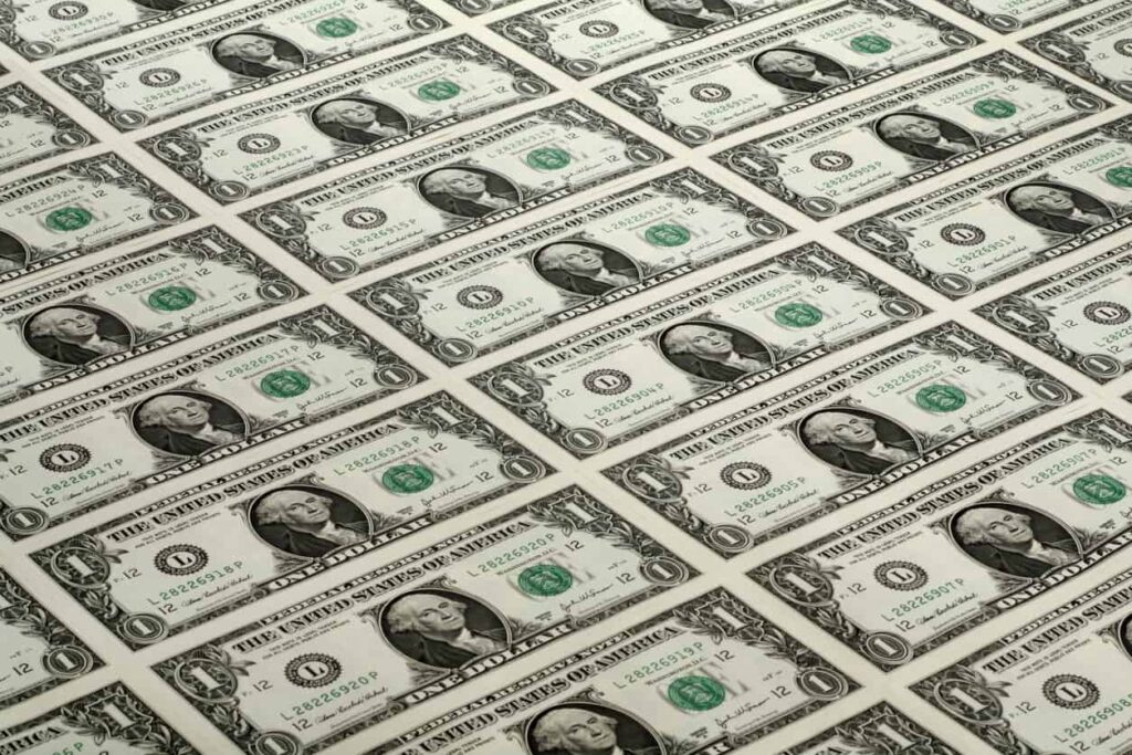 US Dollar Weakens as Nonfarm Payrolls Data Comes in at 311K